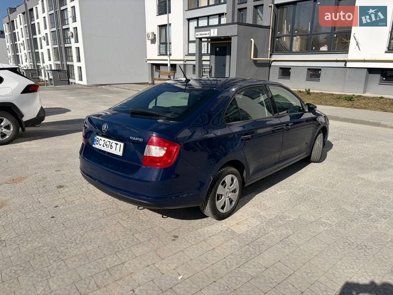 Лифтбек Skoda Rapid 2015 в Новояворовске