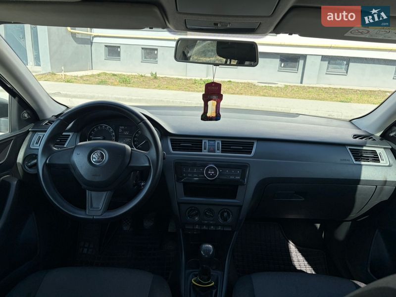 Лифтбек Skoda Rapid 2015 в Новояворовске