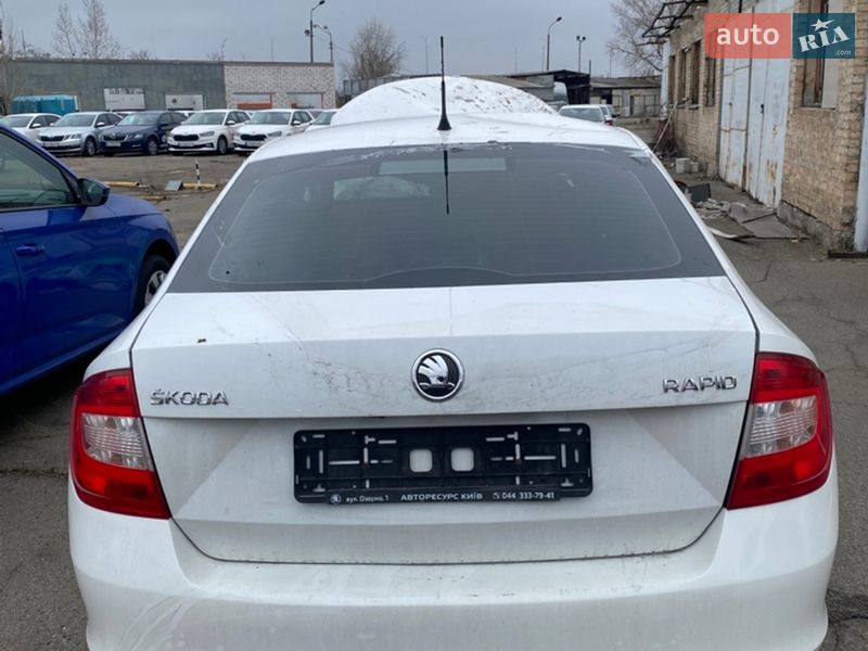 Лифтбек Skoda Rapid 2013 в Киеве фото 5 Лифтбек Skoda Rapid 2013 в Киеве