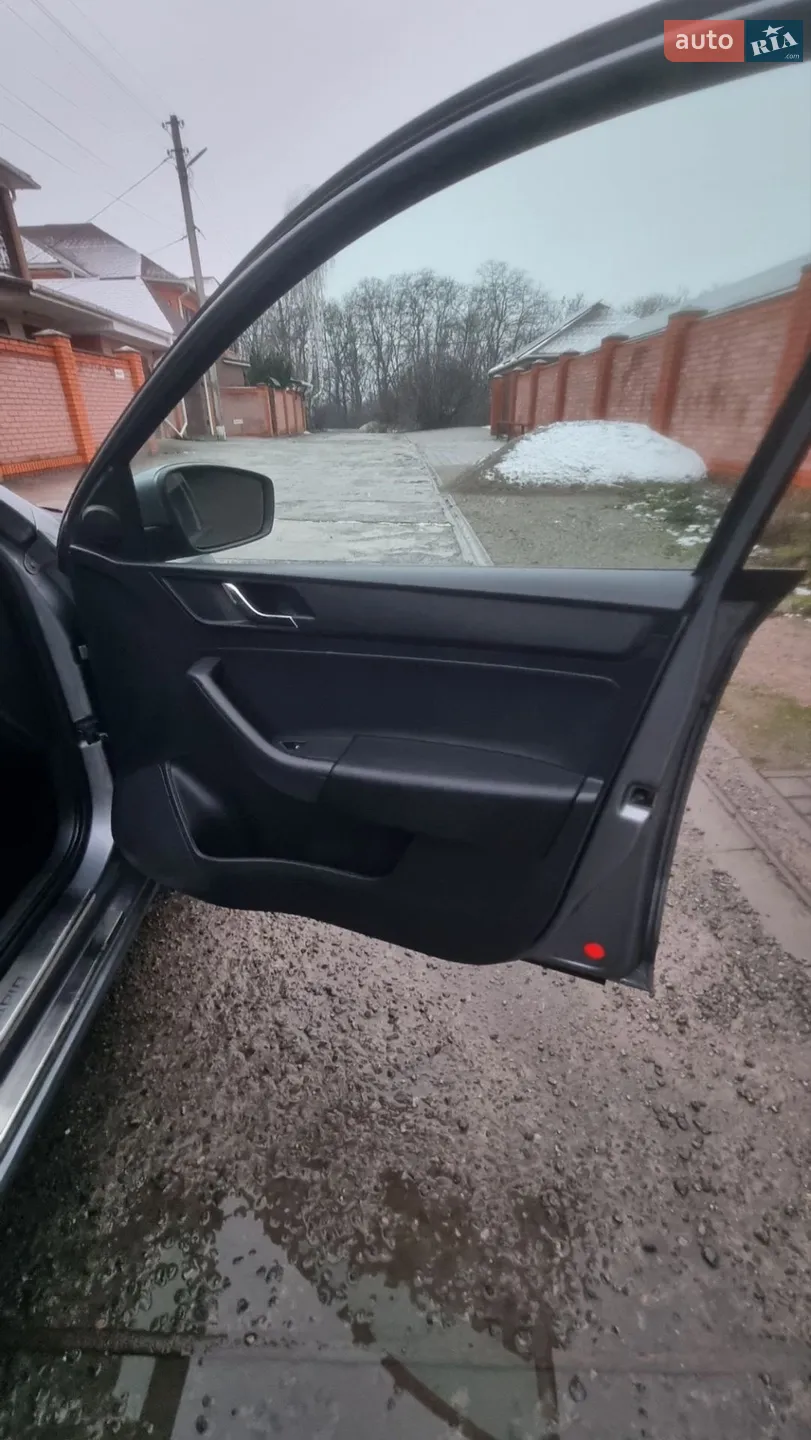 2013 Skoda Rapid - мініатюра 18