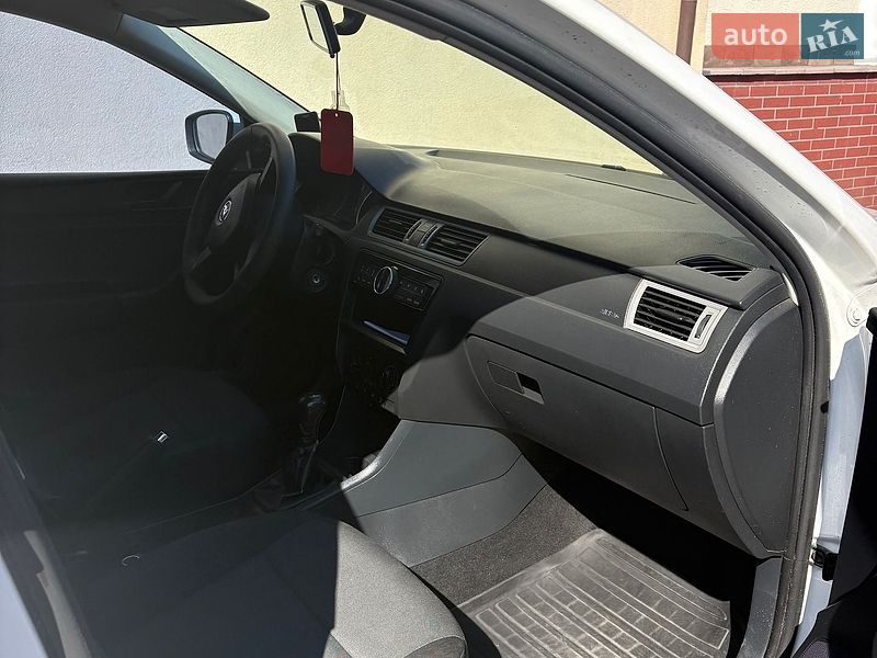 Лифтбек Skoda Rapid 2016 в Новояворовске