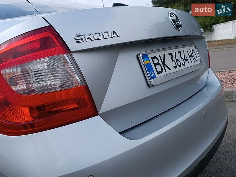 Лифтбек Skoda Rapid 2013 в Сарнах