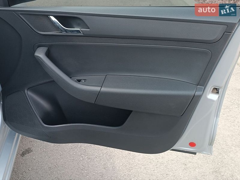Лифтбек Skoda Rapid 2013 в Сарнах