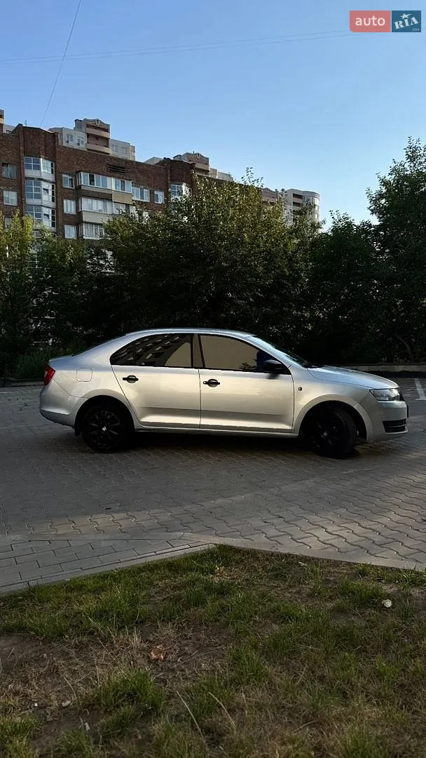 2013 Skoda Rapid - мініатюра 12