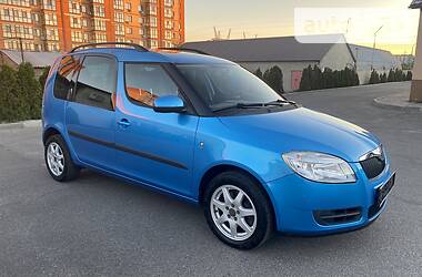 Хетчбек Skoda Roomster 2010 в 