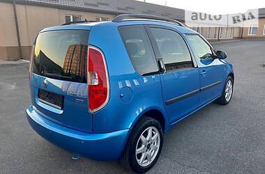 Хетчбек Skoda Roomster 2010 в 