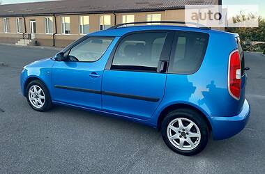 Хетчбек Skoda Roomster 2010 в 