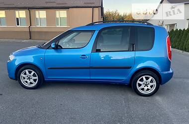 Хетчбек Skoda Roomster 2010 в 