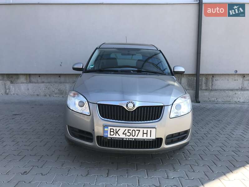 Микровэн Skoda Roomster 2009 в Ровно