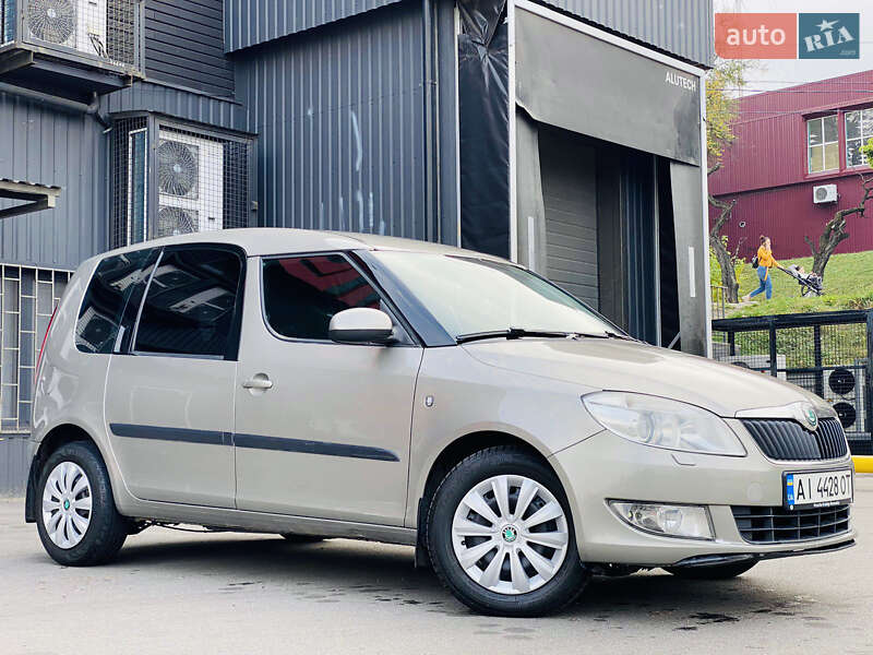 Микровэн Skoda Roomster 2011 в Днепре