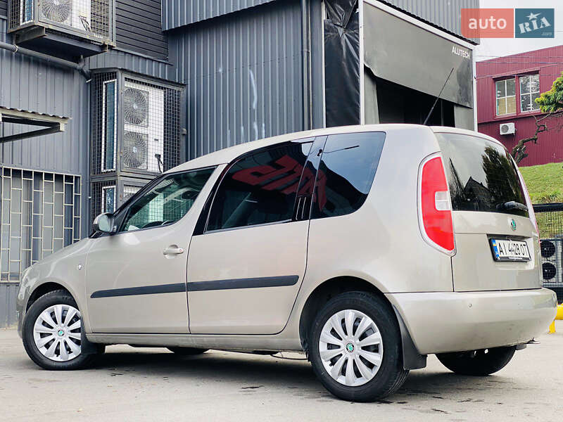 Микровэн Skoda Roomster 2011 в Днепре