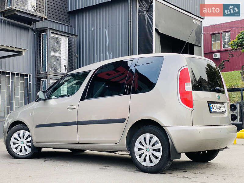 Микровэн Skoda Roomster 2011 в Днепре