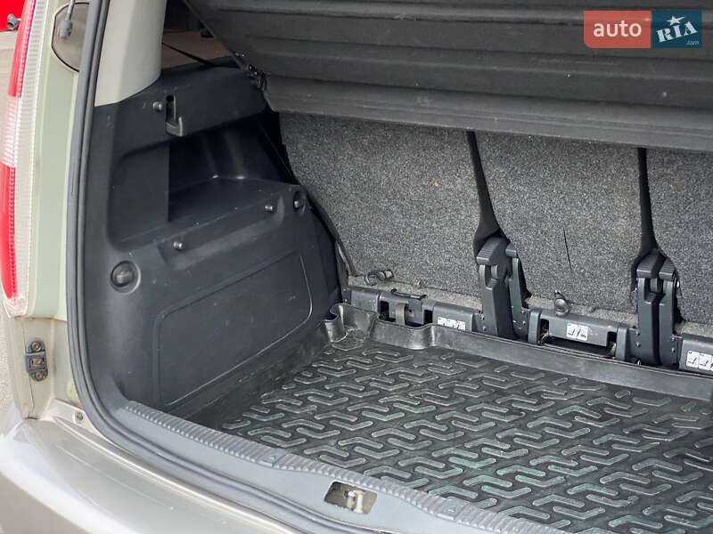 Микровэн Skoda Roomster 2011 в Днепре