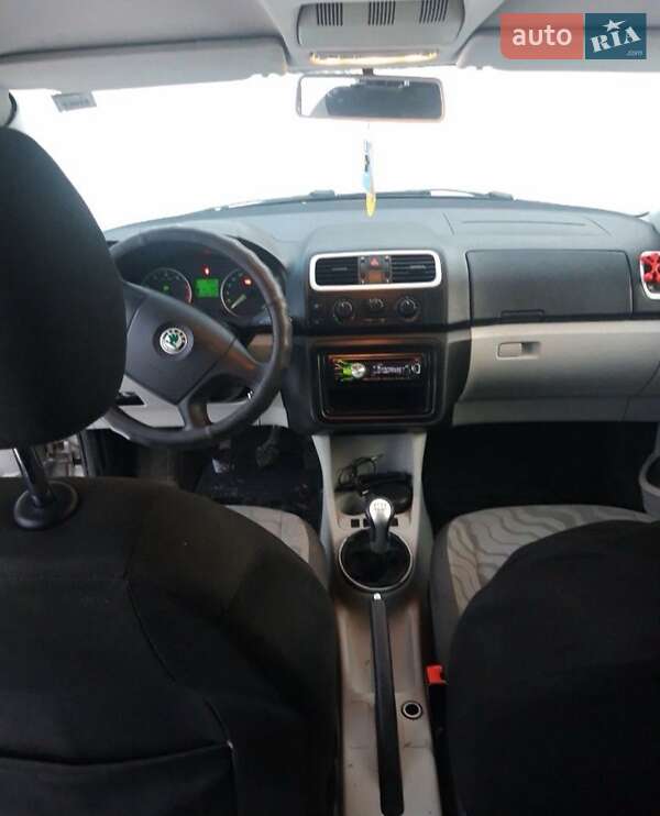 Мікровен Skoda Roomster 2008 в Сваляві