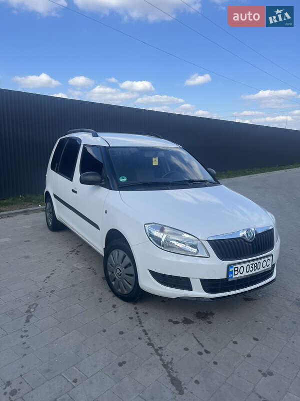 Микровэн Skoda Roomster 2010 в 