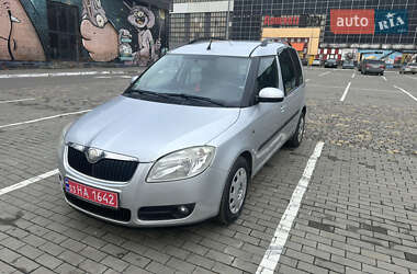 Микровэн Skoda Roomster 2009 в Луцке