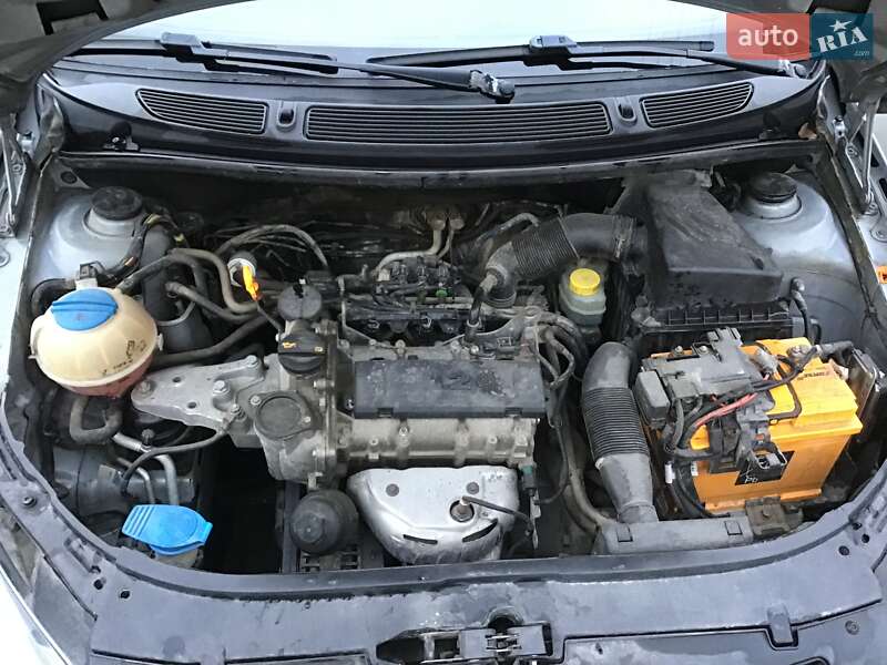 Мікровен Skoda Roomster 2010 в Борщеві