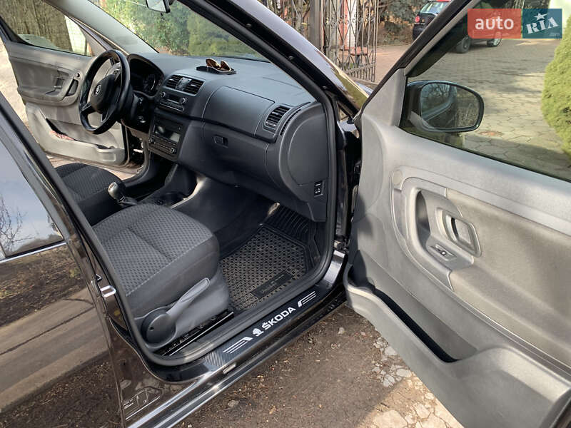 Микровэн Skoda Roomster 2015 в Львове