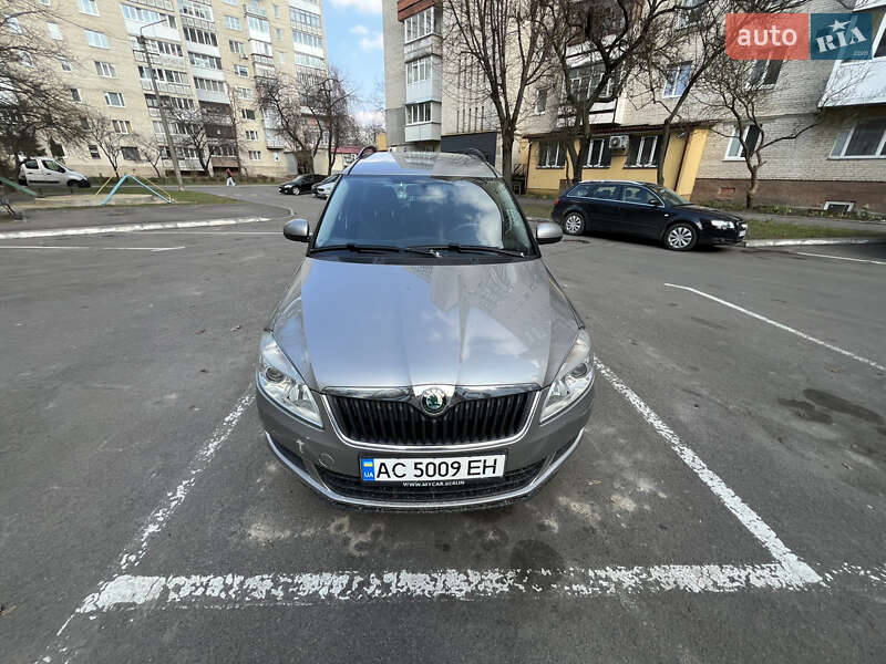 Микровэн Skoda Roomster 2010 в 