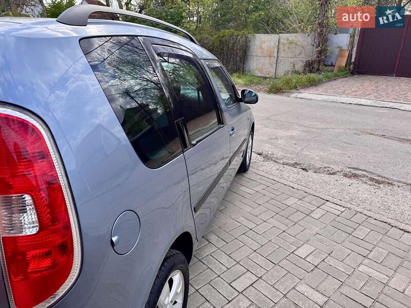 Микровэн Skoda Roomster 2007 в Запорожье