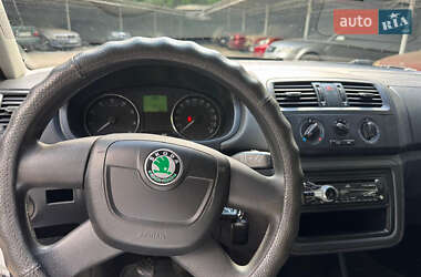 Микровэн Skoda Roomster 2011 в 