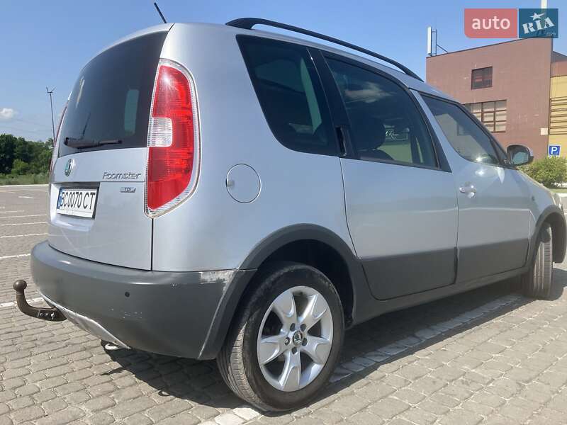 Микровэн Skoda Roomster 2012 в Львове