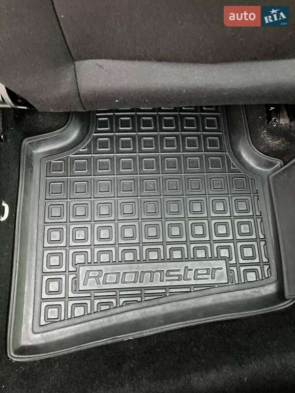 Микровэн Skoda Roomster 2012 в Львове