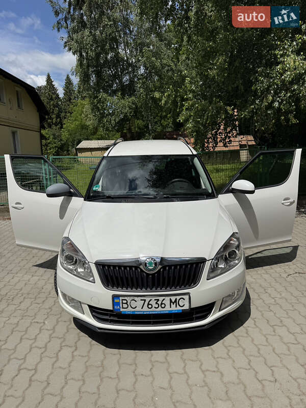 Микровэн Skoda Roomster 2013 в Львове