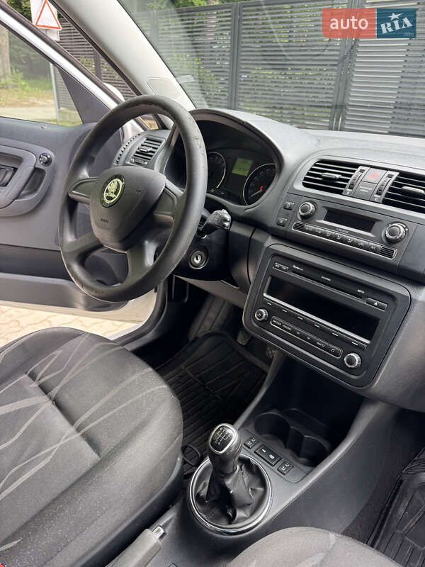 Микровэн Skoda Roomster 2013 в Львове