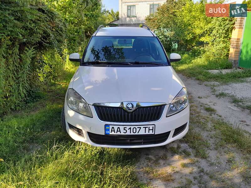 Микровэн Skoda Roomster 2014 в Киеве