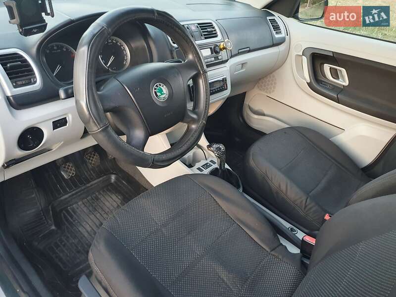 Микровэн Skoda Roomster 2006 в Изюме