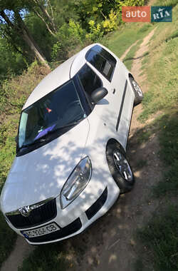Микровэн Skoda Roomster 2013 в 