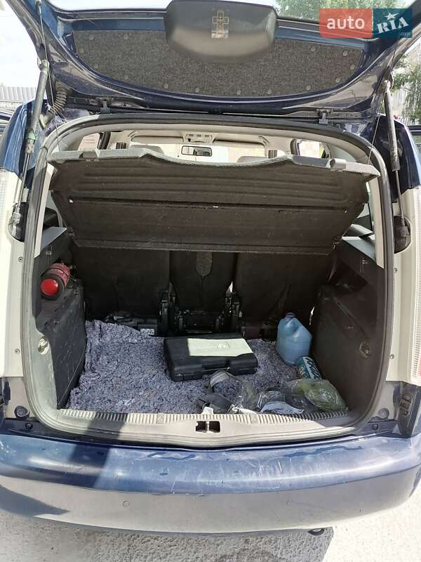 Микровэн Skoda Roomster 2012 в Коростене