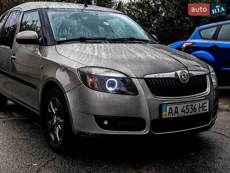 Микровэн Skoda Roomster 2008 в Киеве
