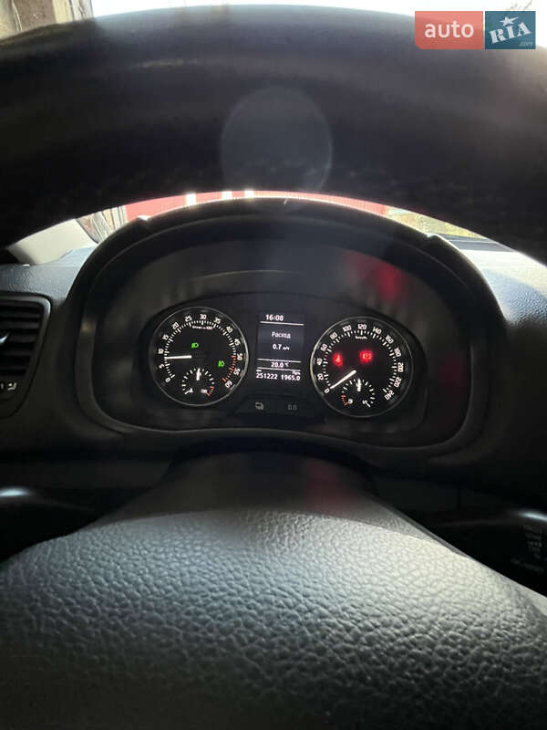 Микровэн Skoda Roomster 2014 в Яготине фото 38 Микровэн Skoda Roomster 2014 в Яготине