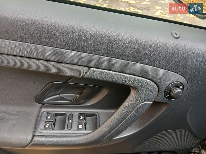 Микровэн Skoda Roomster 2011 в Ровно фото 22 Микровэн Skoda Roomster 2011 в Ровно