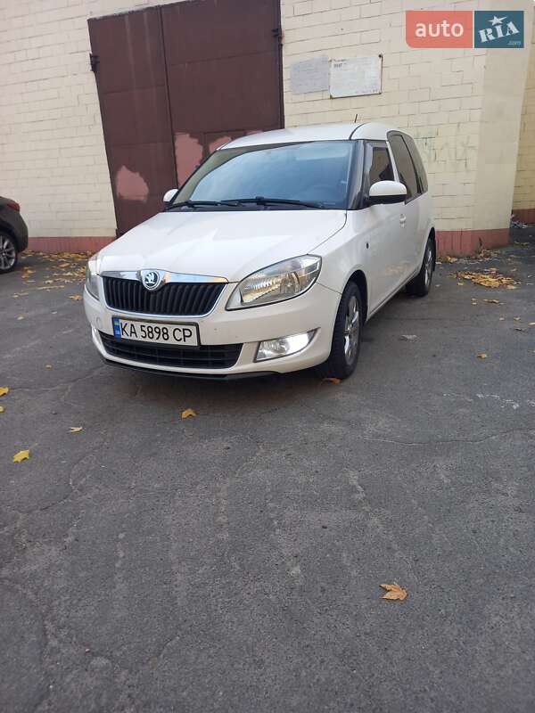 Микровэн Skoda Roomster 2014 в Киеве