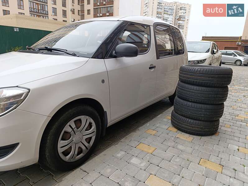 Микровэн Skoda Roomster 2014 в Черноморске