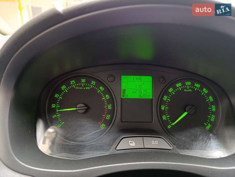 Микровэн Skoda Roomster 2014 в Черноморске