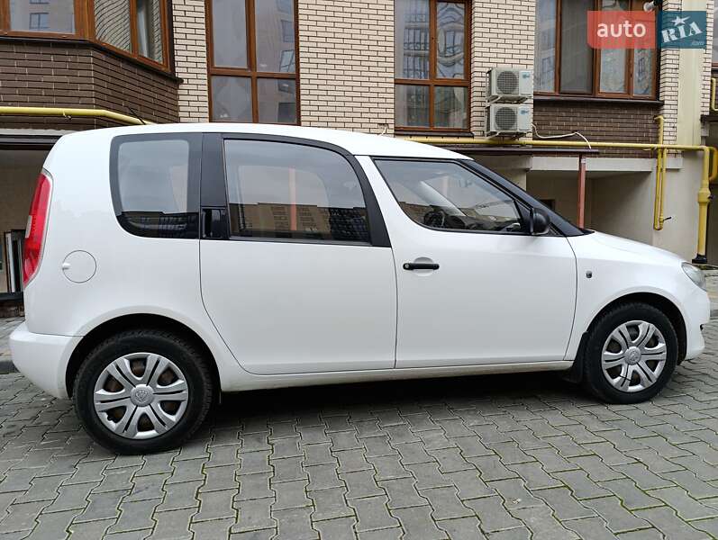 Микровэн Skoda Roomster 2014 в Черноморске