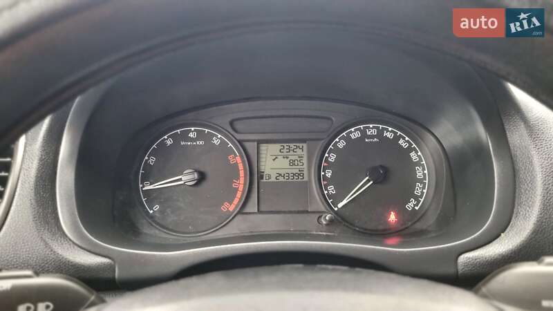 Микровэн Skoda Roomster 2009 в Луцке фото 62 Микровэн Skoda Roomster 2009 в Луцке