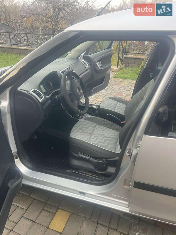 Микровэн Skoda Roomster 2008 в Ровно фото 8 Микровэн Skoda Roomster 2008 в Ровно