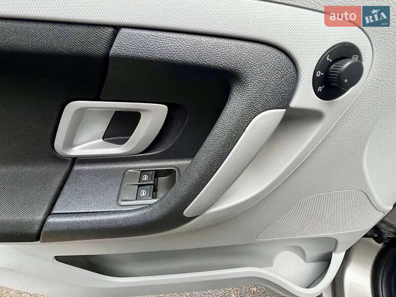 Микровэн Skoda Roomster 2008 в Умани фото 47 Микровэн Skoda Roomster 2008 в Умани