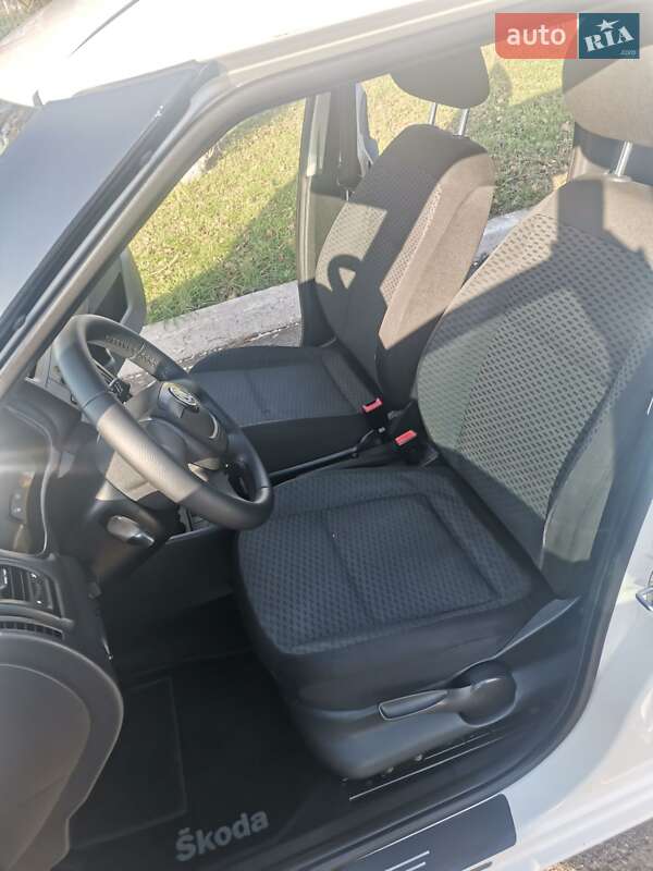 Микровэн Skoda Roomster 2010 в Великом Дальнике