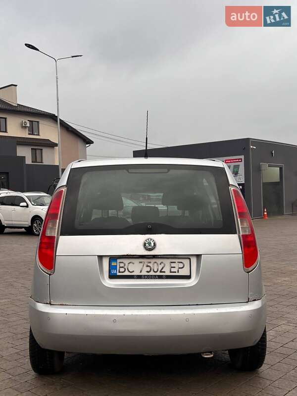 Микровэн Skoda Roomster 2010 в Львове