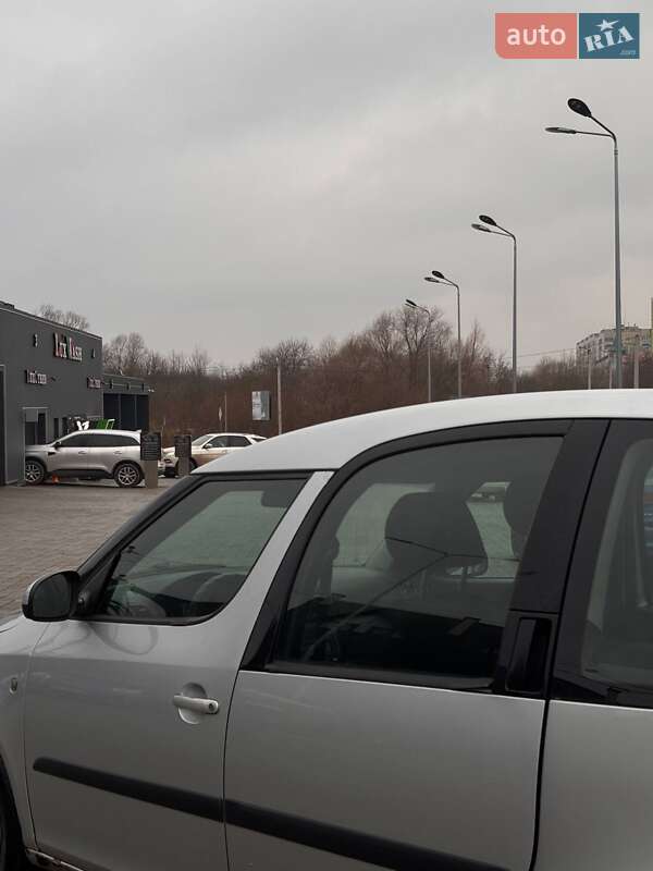 Микровэн Skoda Roomster 2010 в Львове