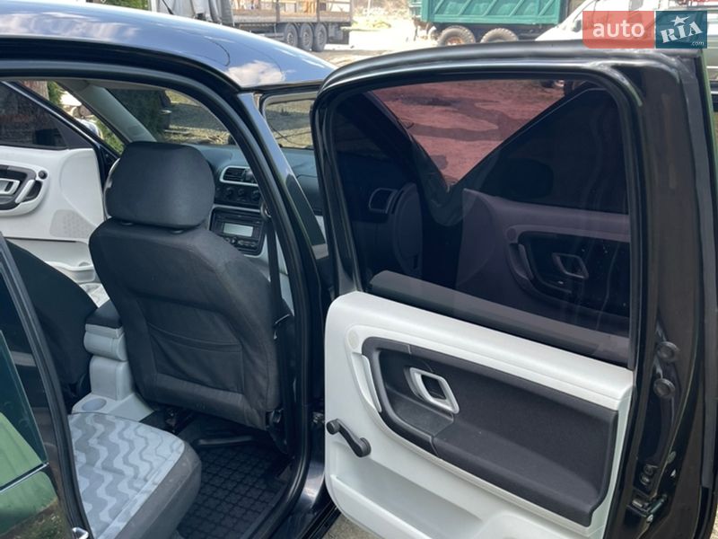 Микровэн Skoda Roomster 2006 в Мукачево