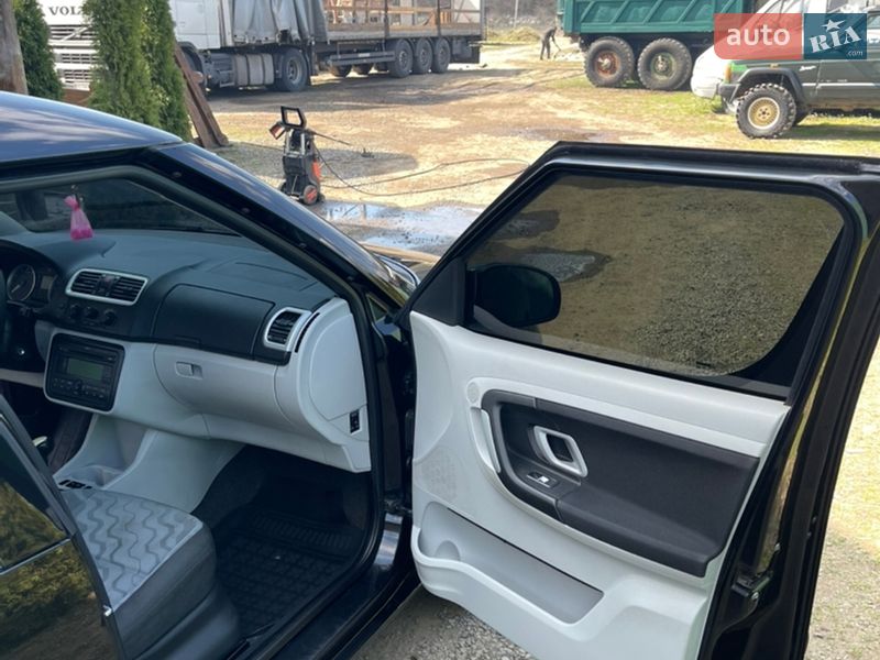 Микровэн Skoda Roomster 2006 в Мукачево