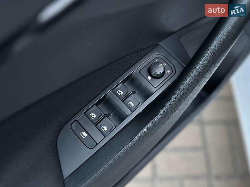 Хэтчбек Skoda Scala 2023 в Киеве