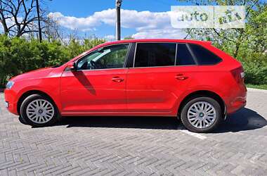 Хэтчбек Skoda Spaceback 2015 в 